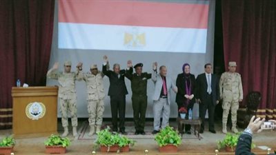 قوات الدفاع الشعبي تختتم فعاليات الدورة التدريبية لتأهيل القيادات التعليمية في بورسعيد | صور