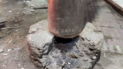 أهالي قرية يشكون تهالك أحد أعمدة الإنارة في المنوفية