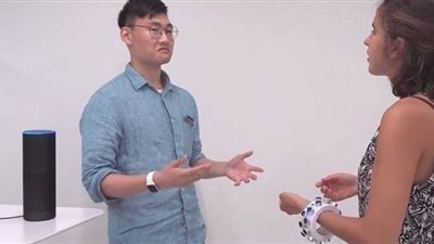 سوار يمنع تجسس المساعد الذكي على المستخدم