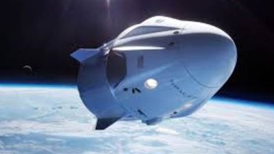 SpaceX تخطط لإرسال أربعة سياح إلى الفضاء