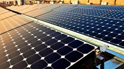 الوادى الجديد تنجح فى إنارة 8 مبان حكومية بالطاقة الشمسية 