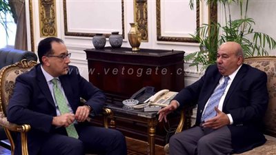 السفير الكويتي يسلم رئيس الوزراء دعوة حضور حفل العيد الوطنى لبلاده