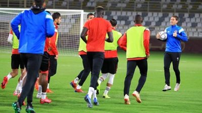 تفاصيل اجتماع «فايلر» مع لاعبي الأهلي قبل مواجهة الزمالك.. ومحاضرة بالـ«فيديو» لكشف ثغرات الأبيض