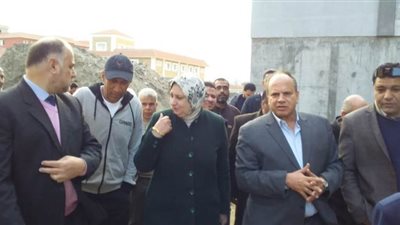 رئيس حي شرق الإسكندرية تتفقد قرية القواتلية ومشروع ناصر