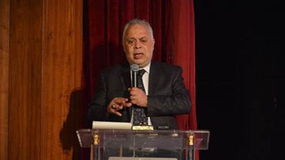 أشرف زكي عن حظوظ الزمالك في الفوز بالسوبر المصري: واثق الخطوة يمشي ملكا| فيديو