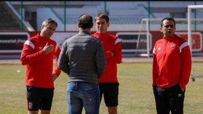 فايلر يقود فقرة التدريب على الكرات العرضية بالأهلي قبل السوبر