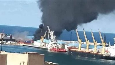 إخلاء ناقلات راسية بميناء طرابلس بعد تدمير السفينة التركية