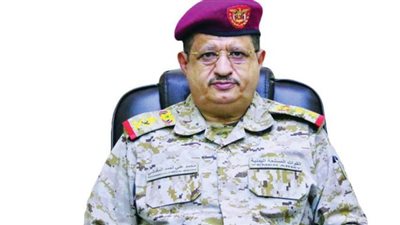 لغم وصاروخ طائر وتفجير.. حكاية نجاة وزير الدفاع اليمني من الاغتيال 3 مرات