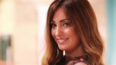 نيرمين الفقي تخطف الأنظار في أحدث ظهور بعد عودتها من العمرة