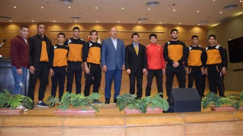وزير الرياضة يكرم
