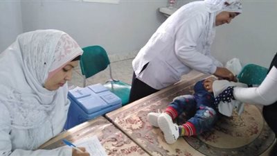 تطعيم 38 ألف بالحملة القومية ضد شلل الأطفال بالوادي الجديد