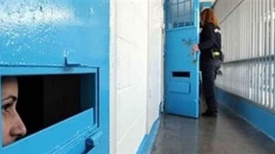 أسيرة فلسطينية تكشف عن تعرضها للتعذيب وتفتيشها عارية بسجون الاحتلال