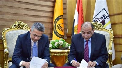 بنك مصر يوقع بروتوكولا لتطوير ودعم الكفاءات من طلاب وخريجي جامعة بني سويف