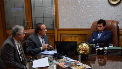 وزير الرياضة يلتقي رئيس الاتحاد المصري للدارتس لبحث استضافة كأس العالم ٢٠٢٥