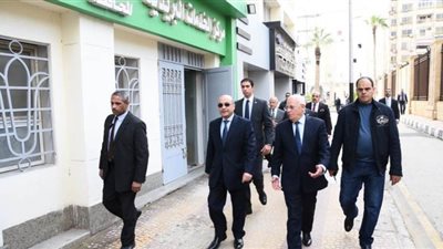 وزير العدل يشيد بتطوير الشهر العقاري بديوان عام بورسعيد | صور