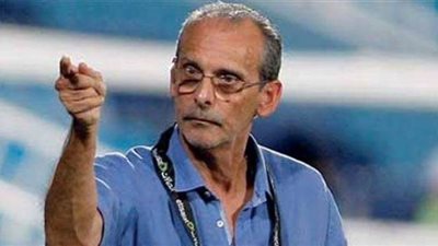 فييرا يساند الزمالك أمام الأهلي في السوبر من مدرجات الملعب