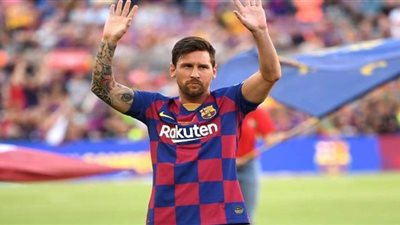 ميسي يكشف عن موقفه من مغادرة برشلونة