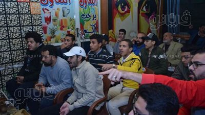 حالة من الترقب والقلق بين الجماهير في لقاء الأهلي والزمالك | صور