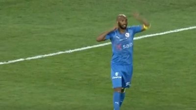 شاهد.. شيكابالا يحتفل مع الجماهير بعد الفوز بالسوبر المصري | فيديو