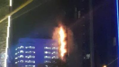 إخلاء برج بعد نشوب حريق داخله في دبي | فيديو