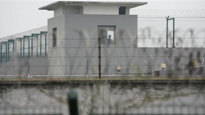 فيروس كورونا يفتك بنزلاء 5 سجون في الصين