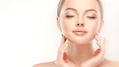 الوصايا العشر للاستمتاع ببشرة شابة للأبد