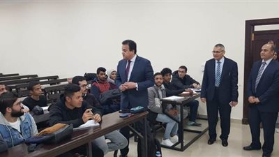 وزير التعليم العالي يتفقد جامعة القاهرة الجديدة التكنولوجية