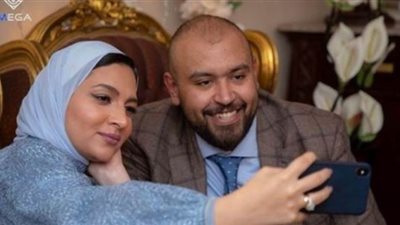 نجوم مسرح مصر يهنئون مصطفى بسيط بخطوبته