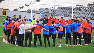 برنامج بينكيل يجهز لاعبي الأهلي للقمة أمام الزمالك
