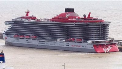 في تجرِبة فريدة عالميًا.. ملياردير بريطاني يدشن أفخم سفينة رحلات سياحية | صور