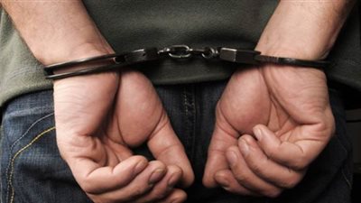 ضبط عاطل تخصص في تزوير المستندات والمحررات بعين شمس