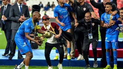 بعثة الزمالك تصل القاهرة بعد التتويج بالسوبر المحلي