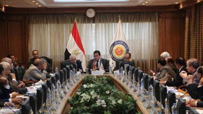 وزير التعليم العالى يطالب الجامعات بضرورة الانضباط فى العملية التعليمية