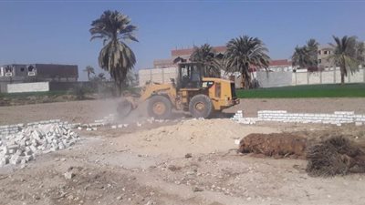 محافظ قنا: استعادة 12 ألف متر من أراضي أملاك الدولة بمركز أبوتشت | صور