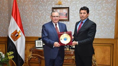تفاصيل لقاء وزير الرياضة مع سفير مصر في روسيا 