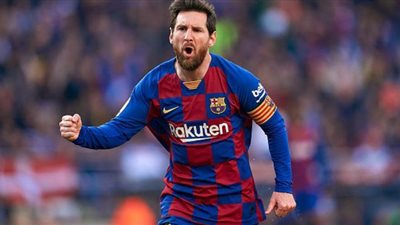 ميسي يقود برشلونة للفوز على إيبار 5-0