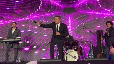 عمرو دياب يحي حفل البروج مصر لاطلاقها مشروع 6ixty في العاصمه الاداريه