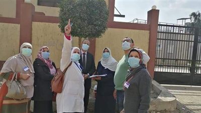 وكيل صحة القليوبية يتابع فرق التطعيم ضد شلل الأطفال بالمنازل