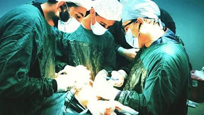 التأمين الصحي الشامل: نجاح أول جراحة وجه وفكين باستخدام تقنية ثلاثي الأبعاد