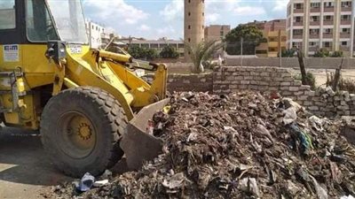 رفع ٥٥٠ طنا من المخلفات وتركيب ١٧ عمود إنارة جديد بالمنيا
