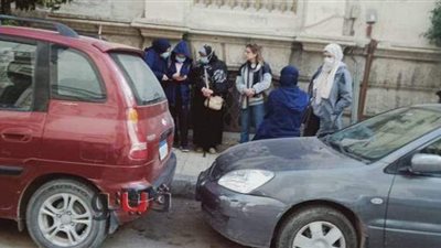 بالكمامات.. توافد طلاب الصف الثاني الثانوى على اللجان بالاسكندرية