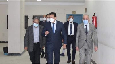 وزير التعليم العالى يتفقد لجان الامتحانات بجامعة المستقبل