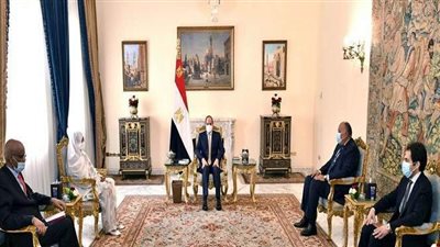 السيسي يؤكد النهج الاستراتيجي لمصر بدعم العلاقات مع السودان من أجل التعاون والبناء والتنمية.. ويشدد: أمن واستقرار السودان جزء لا يتجزأ من أمن واستقرار مصر