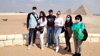 جولات سياحية بالأهرامات للمنتخبات المشاركة في كأس العالم للرماية | صور