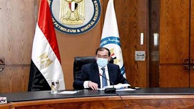 الملا يتابع توصيل الغاز الطبيعي لـ1.2 مليون وحدة سكنية وقرى حياة كريمة