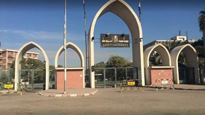 رئيس جامعة أسيوط بعد واقعة بن شرقي: نرفض جذب الانتباه بأسماء الشخصيات العامة