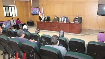 سكرتير بني سويف يتابع أعمال لجنة التنمية المستدامة للنهوض بالقرى