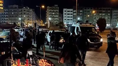 حملة ليلية لإزالة الإشغالات والتعديات عن شوارع حي ثالث في الإسماعيلية | صور