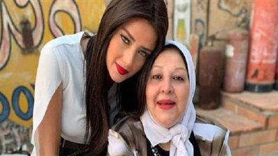 رضوى الشربيني تعلن موعد ومكان تشييع جثمان والدتها بعد وفاتها بكورونا