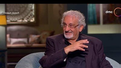 أحمد حلاوة: عادل إمام انبهر بصوتى بعدما غنيت لـ عمرو دياب | فيديو